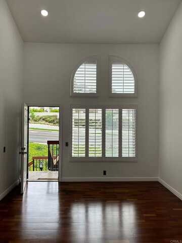4040 Porte La Paz, San Diego, CA 92122