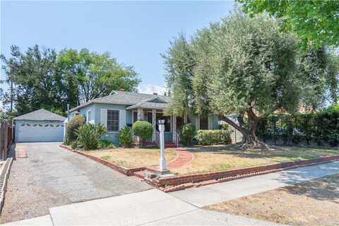 8031 Rhodes Avenue, North Hollywood, CA 91605