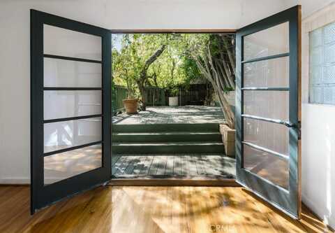 2174 Beachwood, Los Angeles, CA 90068