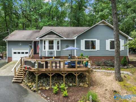 3707 Lindsey Lane, Guntersville, AL 35976