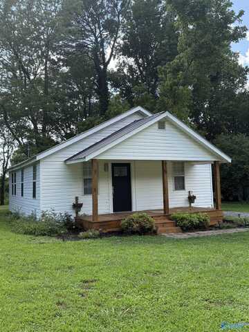 611 4th Street NW, Arab, AL 35016