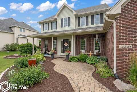 12828 Timberline Drive, Urbandale, IA 50323