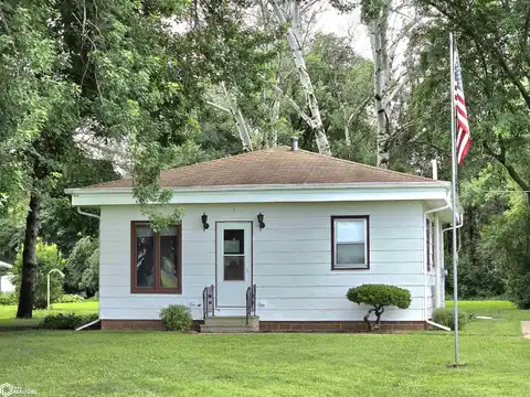 15403 North Street, Mason City, IA 50401