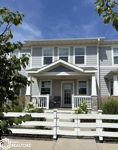 2102 Sapphire Lane, Fairfield, IA 52556