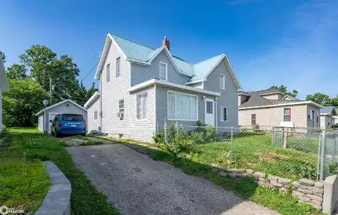 221 E Anson Street, Marshalltown, IA 50158