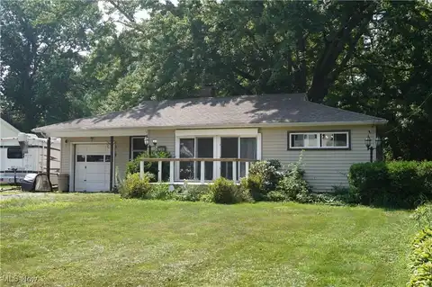 7590 Lake Road, Madison, OH 44057