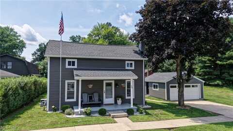 124 2nd Avenue NW, Beach City, OH 44608
