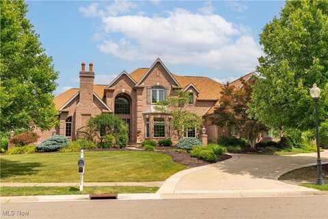 1542 Alexandria Parkway SE, North Canton, OH 44709
