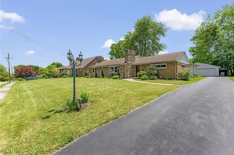 218 Bonnett Street SW, North Canton, OH 44720