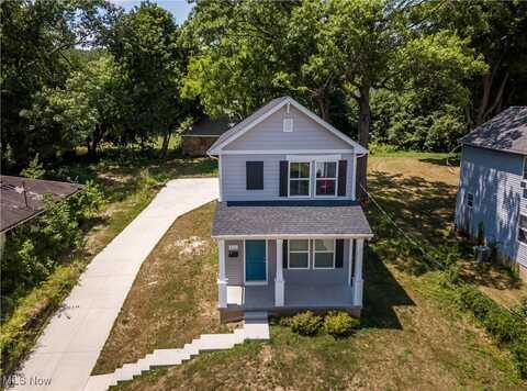 492 Douglas Street, Akron, OH 44307