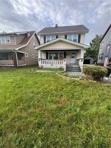 13715 Thornhurst Avenue, Garfield Heights, OH 44105