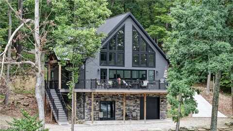 3190 E Buckhorn Dr, Millersburg, OH 44654