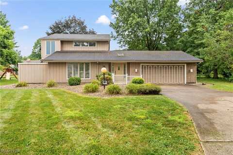 4726 Tanglewood Circle NE, Canton, OH 44714