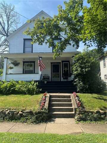 199 Garfield Avenue, East Palestine, OH 44413