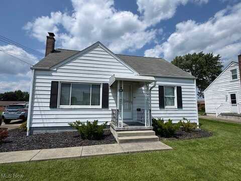 241 Helena Drive, Struthers, OH 44471