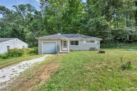 7750 Saxon Drive, Kirtland, OH 44094