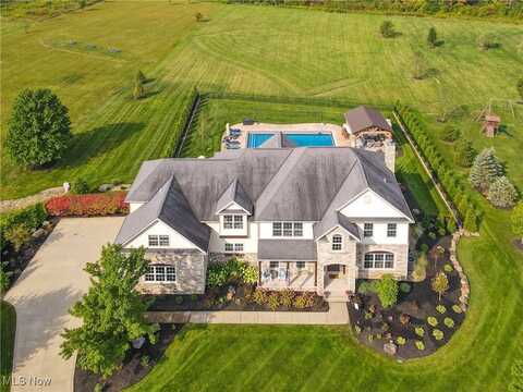 18570 Amber Trails, Chagrin Falls, OH 44023