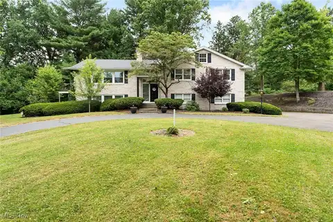 2450 Larchmoor Parkway NW, Canton, OH 44708