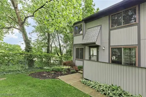 34939 N Turtle Trail unit: D, Willoughby, OH 44094
