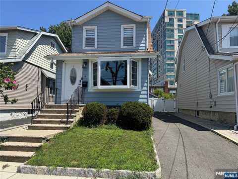 391 Columbia Avenue, Cliffside Park, NJ 07010