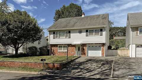 41 Brookdale Road, Wayne, NJ 07470