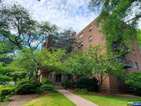 3001 Edwin Avenue 2D, Fort Lee, NJ 07024