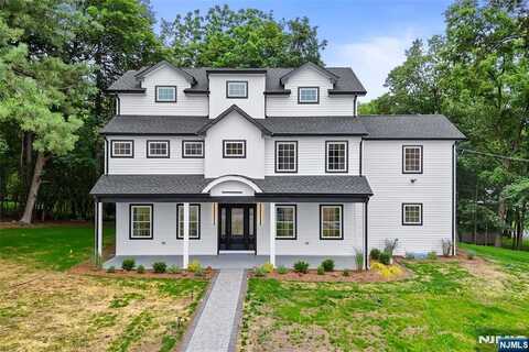 286 Squaw Brook Road, North Haledon, NJ 07508