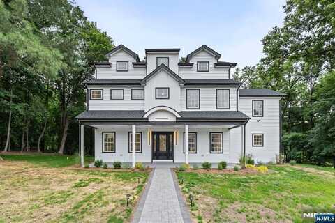 286 Squaw Brook Road, North Haledon, NJ 07508