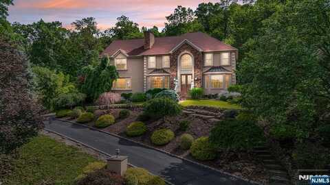 16 Shadow Ridge, Wayne, NJ 07470