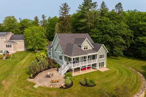 4 WINTERBERRY Drive, Dover, NH 03820