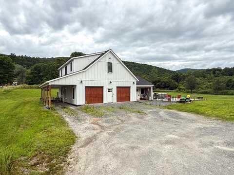 46 Makalas Way, Thetford, VT 05043