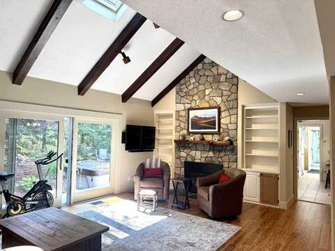 20 Fairway Drive, Grantham, NH 03753
