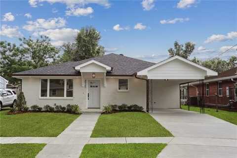 8925 RENSU Drive, River Ridge, LA 70123