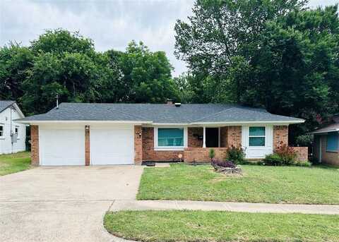 418 Falling Leaves Drive, Duncanville, TX 75116