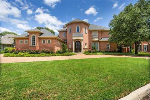 4816 Overton Hollow Street, Fort Worth, TX 76109