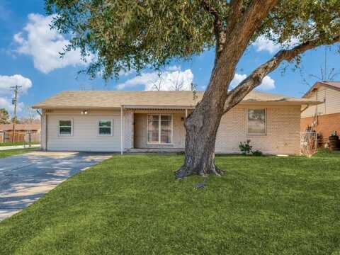 5801 Walraven Circle, Fort Worth, TX 76133