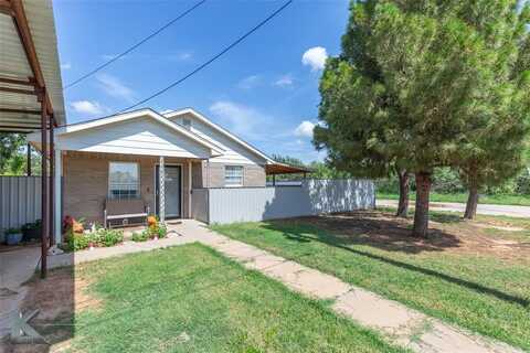 413 S 5th Street, Coahoma, TX 79511