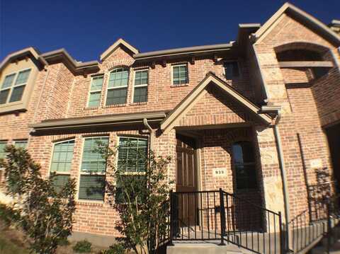 935 Shelby Lane, Lewisville, TX 75056