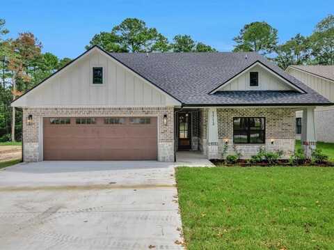 1713 Champions Drive, Lufkin, TX 75901