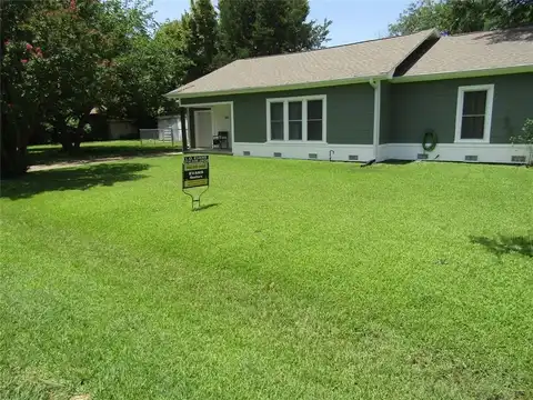 105 N 4th, Mabank, TX 75147