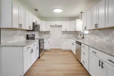 299 Dudley Lane, Burleson, TX 76028