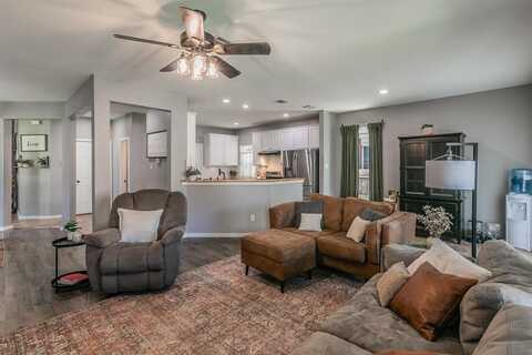5463 Pecan Creek Circle, Fort Worth, TX 76244