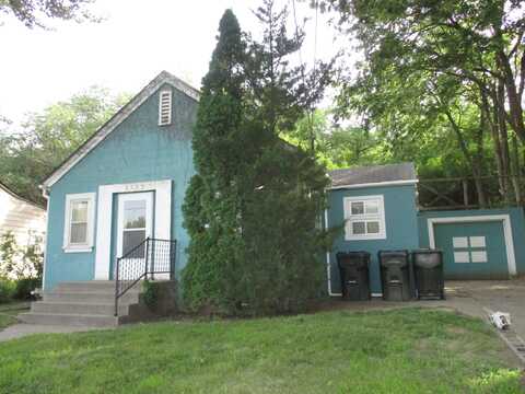 3225 Athlone Ave, Sioux City, IA 51105
