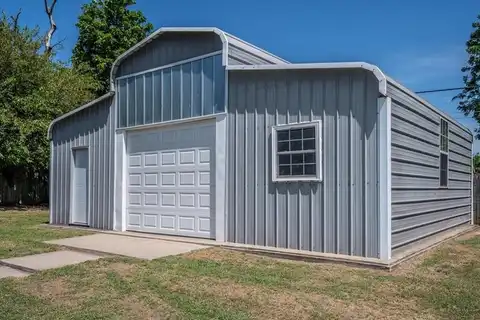 118 S 9th Street, Tecumseh, OK 74873