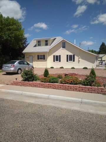 710 E 12th Street, Goodland, KS 67735