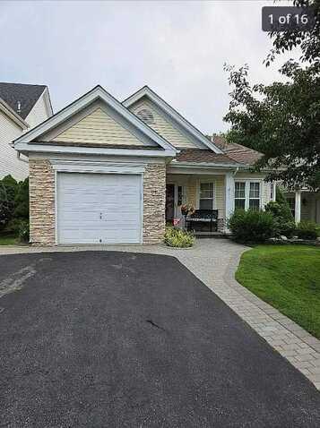 40 Perri Cir, Middle Island, NY 11953