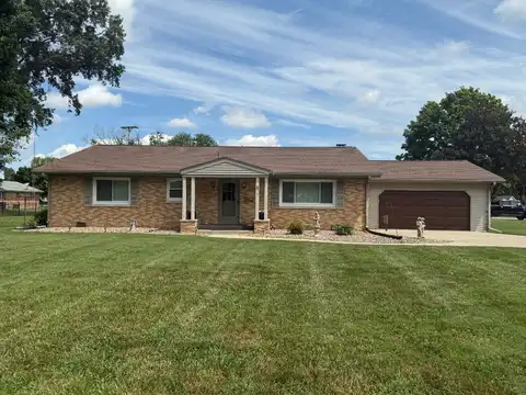 417 Montgomery Circle, Carmi, IL 62821