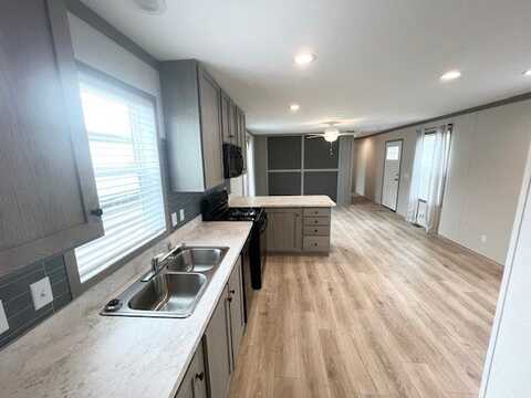 5413 S Deadwood Drive, Kalamazoo, MI 49002