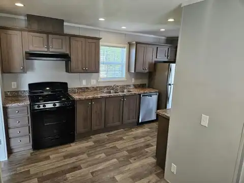 15810 Beech Daly, Taylor, MI 48180