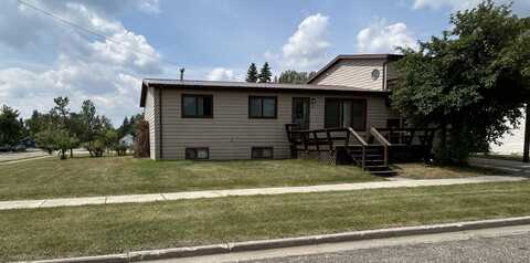 303 2nd St NE, Rolla, ND 58367